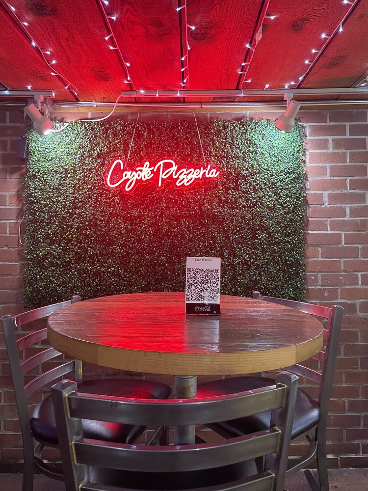 Coyote Pizzeria, Auburn Roadtrippers