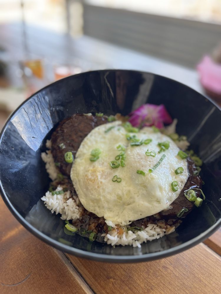 Holaloha Fusion Restaurant & Bar