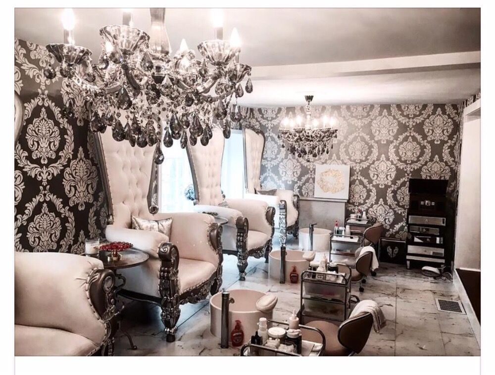 Zola's Beauty Lounge