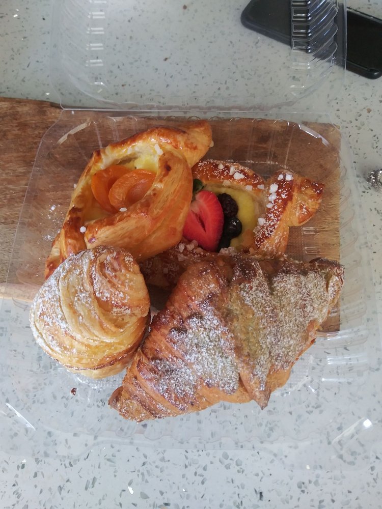 Delices de France Bakery