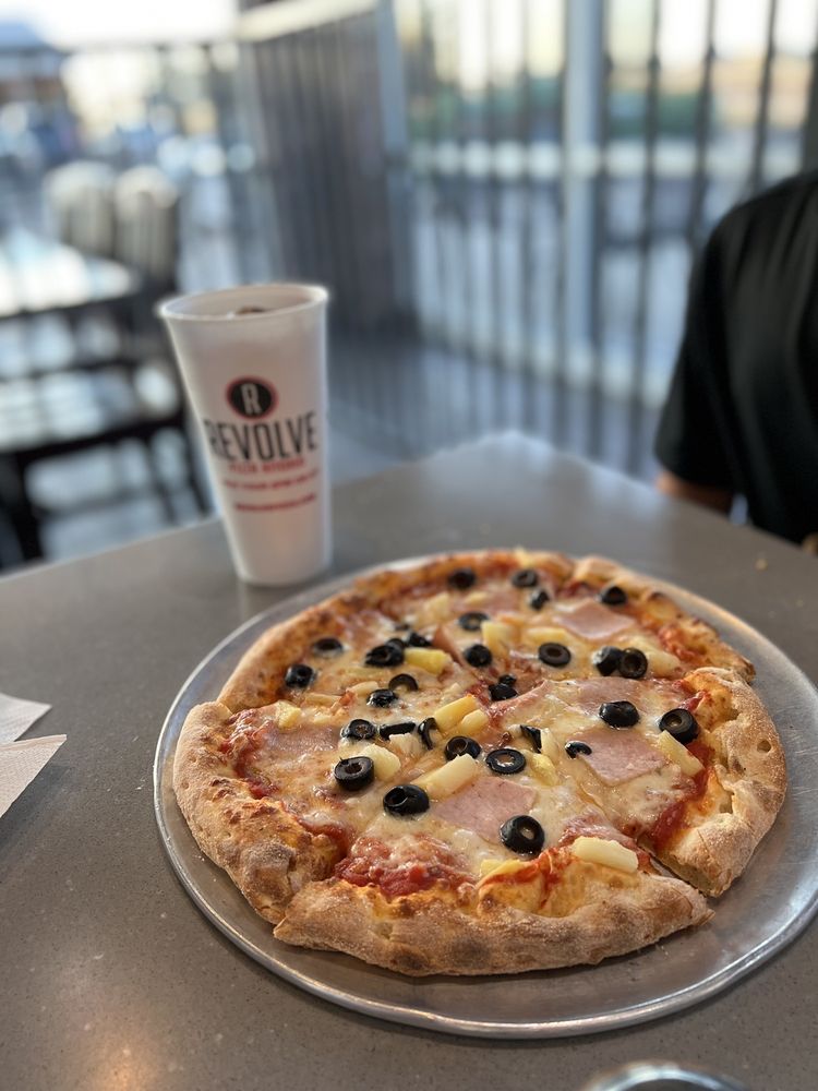 Revolve Pizza Kitchen