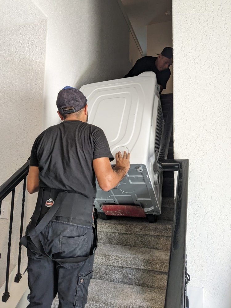 Claros Movers
