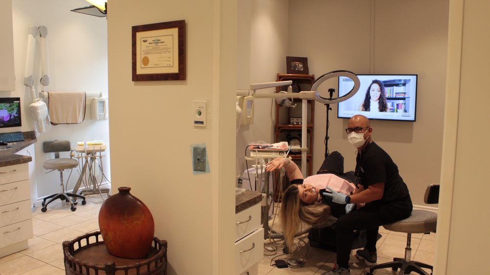 image of business Rollolazo Dental Studio