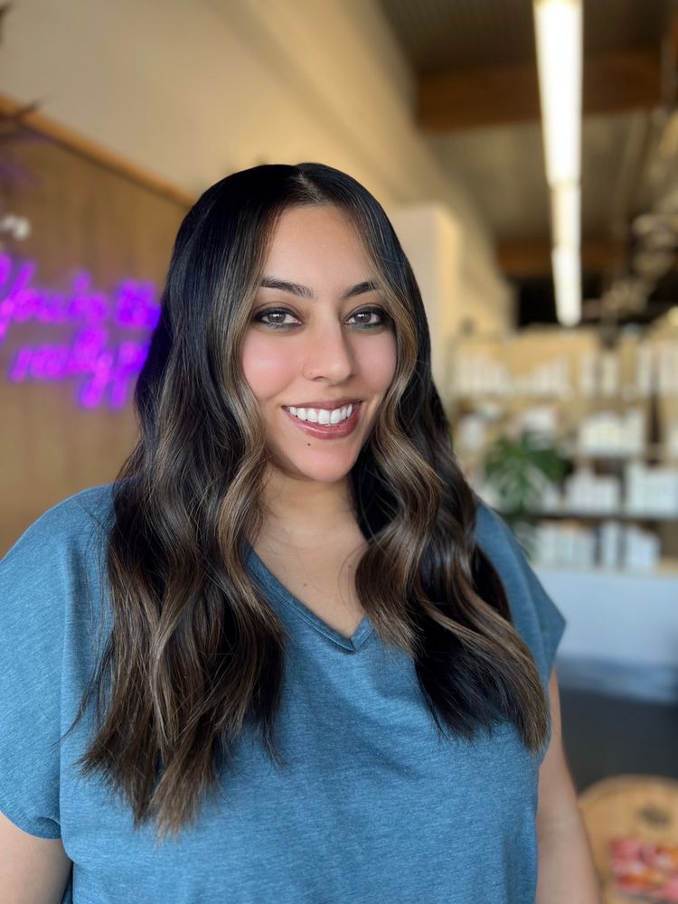 Roots Beauty Salon