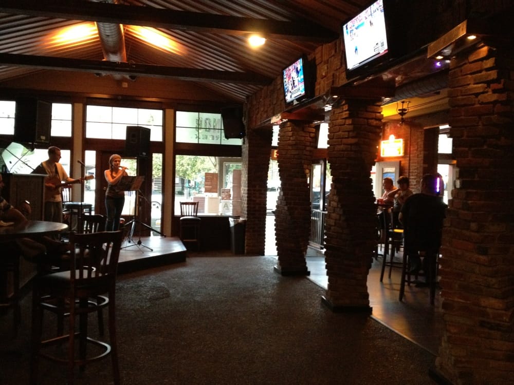 Baxter’s 942 Bar & Grill - 35 Photos & 52 Reviews - American