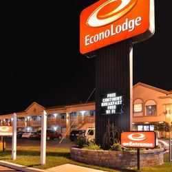 Econo Lodge 51 Photos Hotels 301 S Black Horse Pk Bellmawr Photo Of Econo Lodge Bellmawr Nj United States