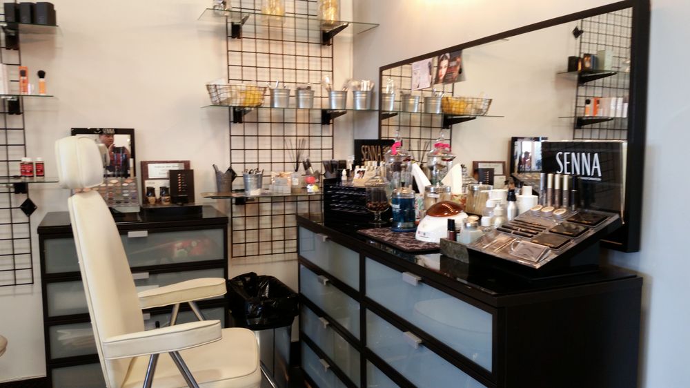 Salon Seven