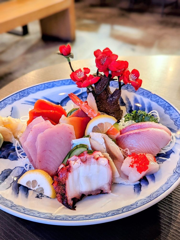 Tsuki Sushi Bar