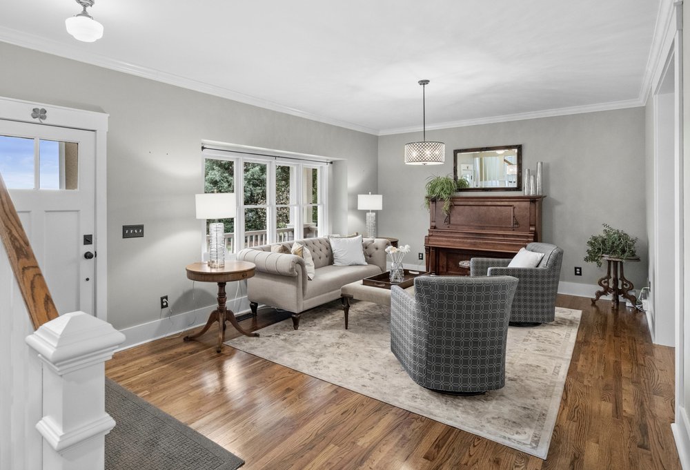 Lisa Ryan Stage To Move