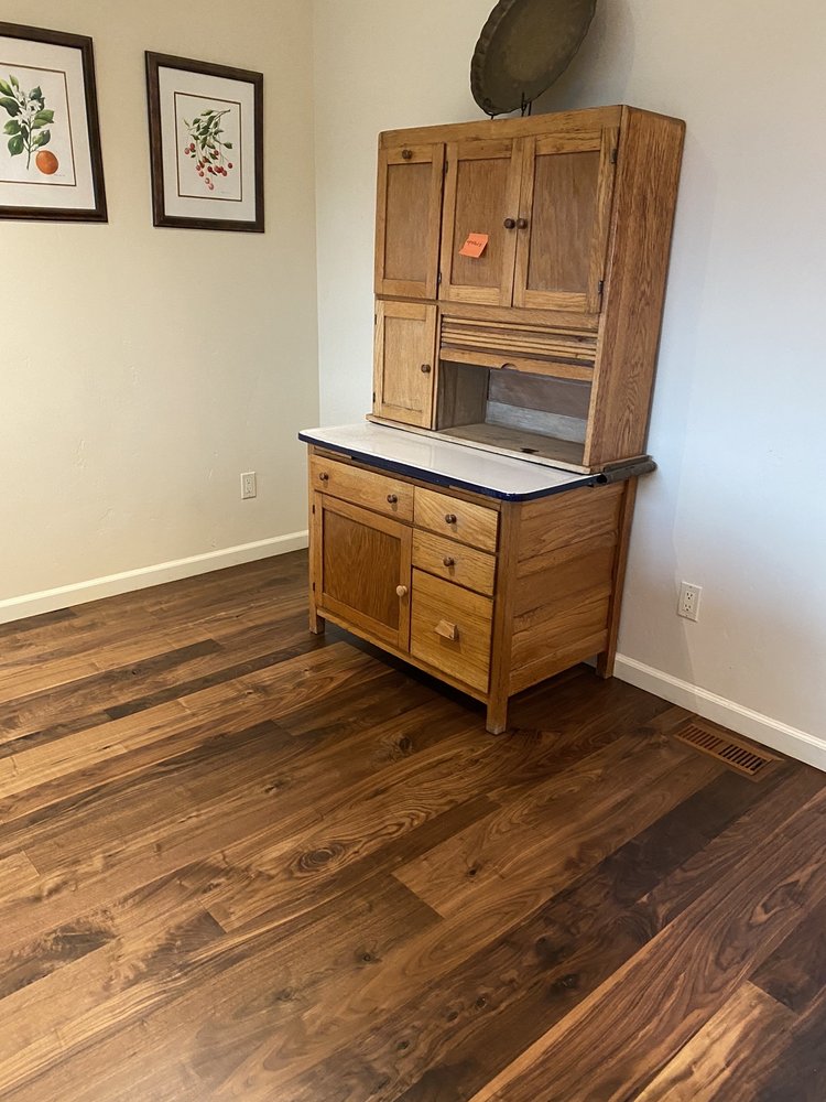 image of business Dave Collins Flooring