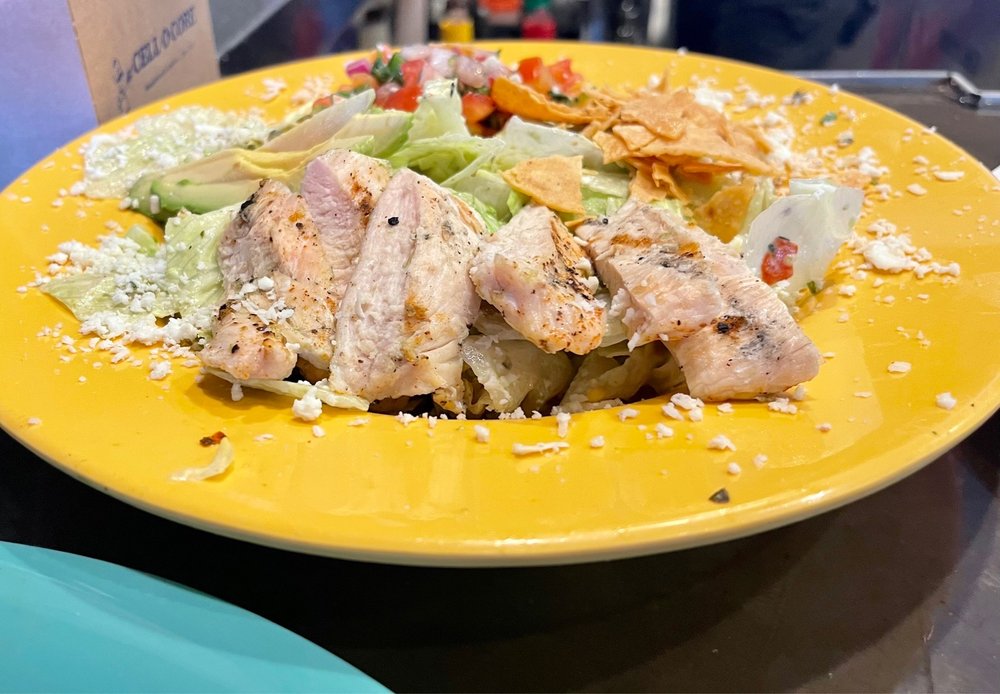 Ojos Locos Sports Cantina