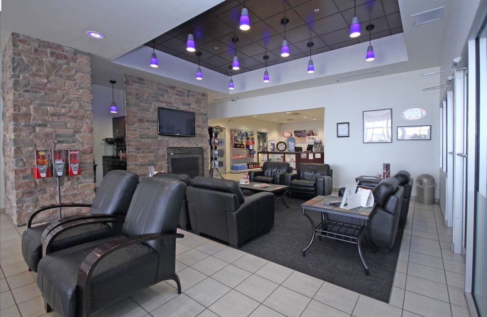 Evans Toyota 14 Photos 21 Reviews Car Dealers 515 W Coliseum