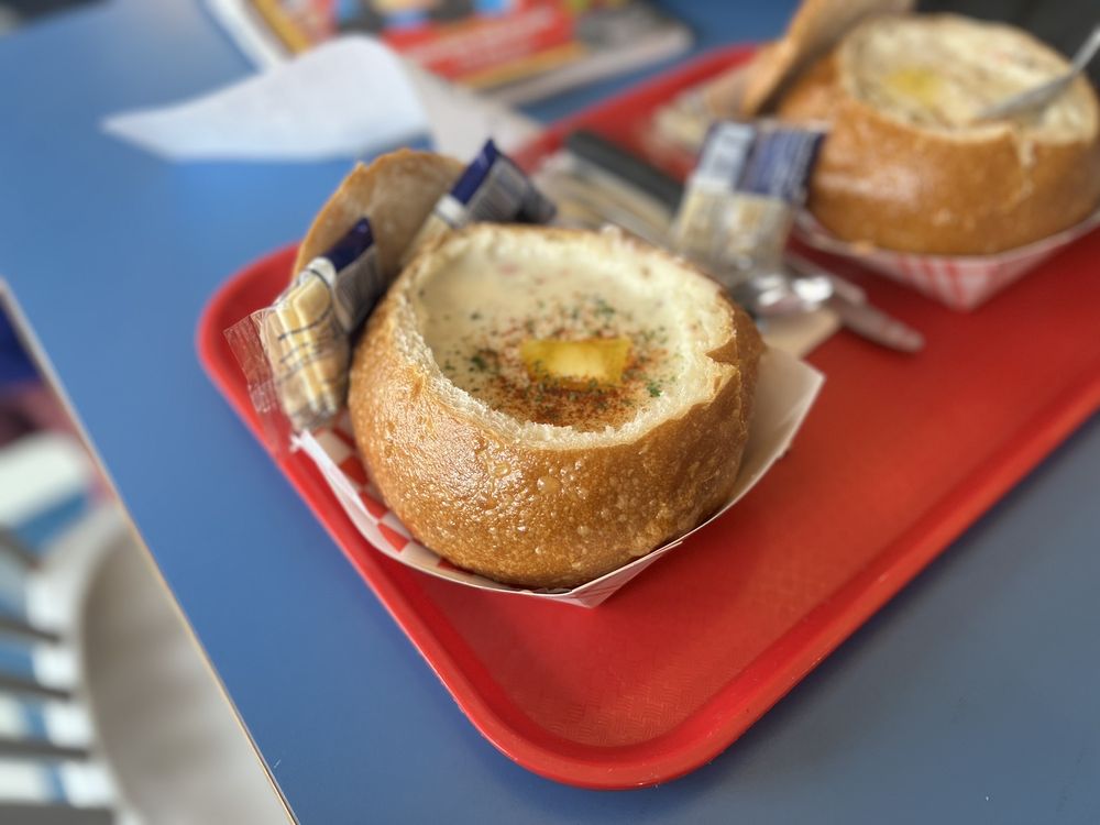Mo's Seafood & Chowder - Otter Rock Mo's Seafood & Chowder - Otter Rock