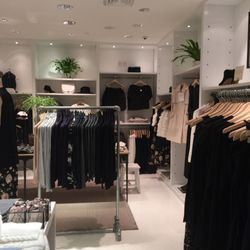 Club Monaco Collins Avenue Men S Clothing 624 Ave Miami Photo Of Club Monaco Collins Avenue Miami Beach Fl United States