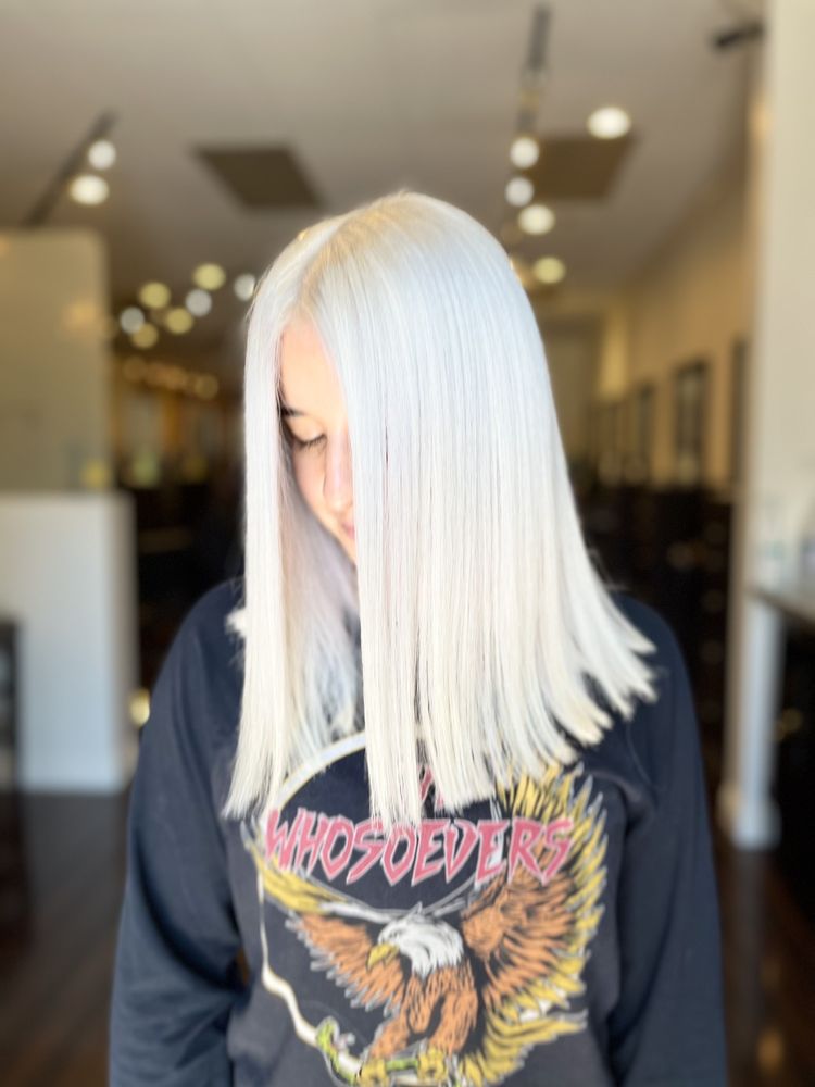 Tangles Salon