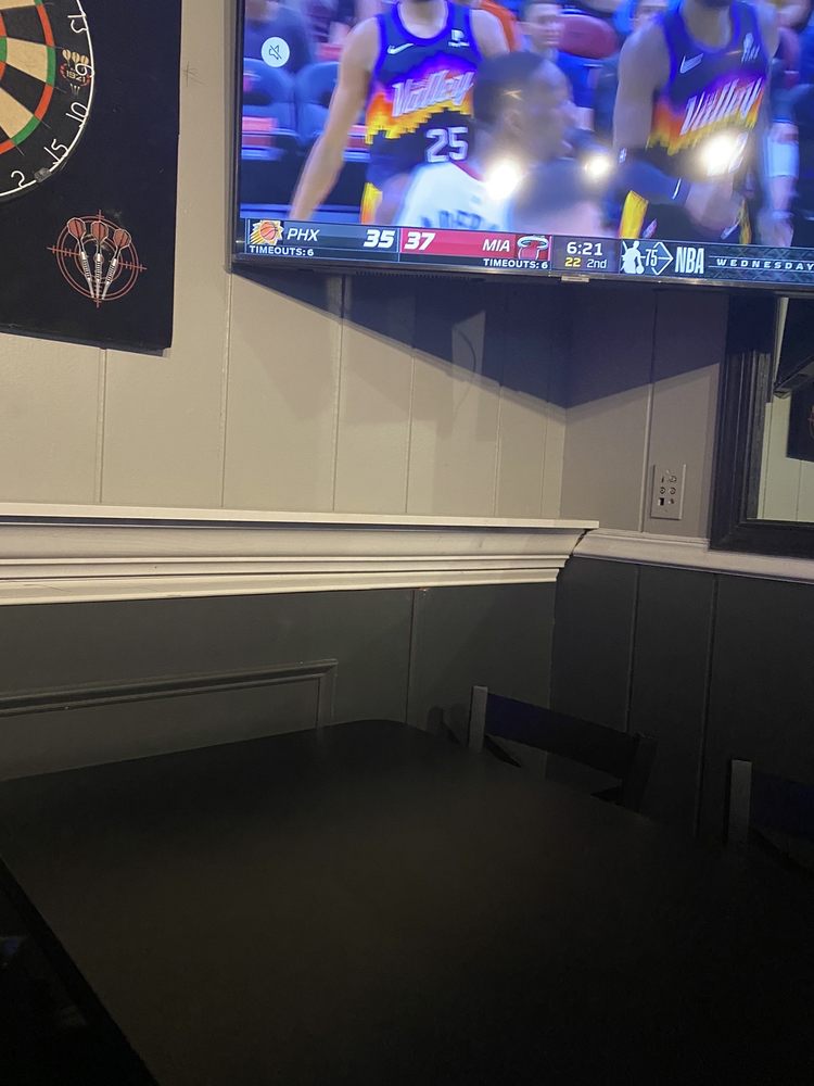 Hunt's Annex Lounge