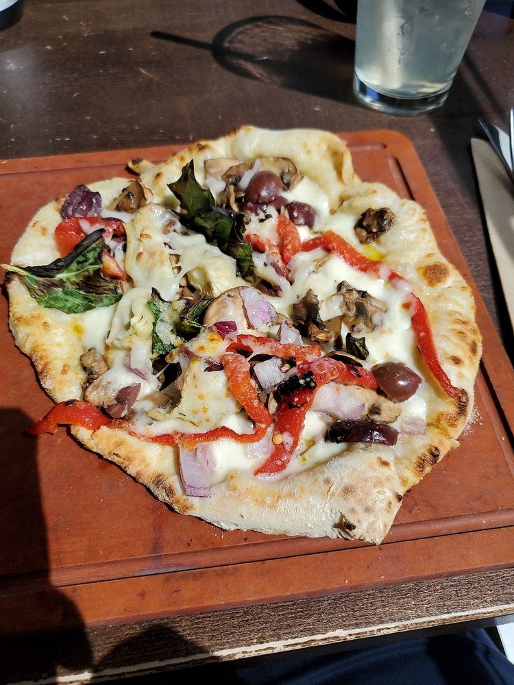 Famoso Neapolitan Pizzeria