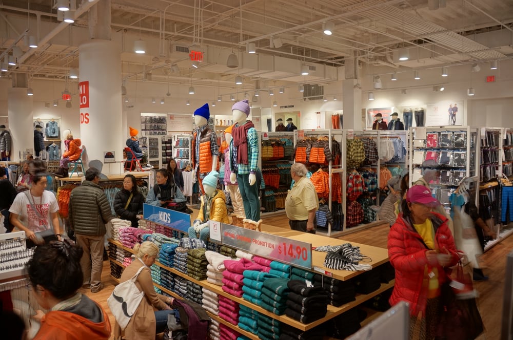 Uniqlo 76 Photos & 62 Reviews Men's Clothing 5607 Bay St