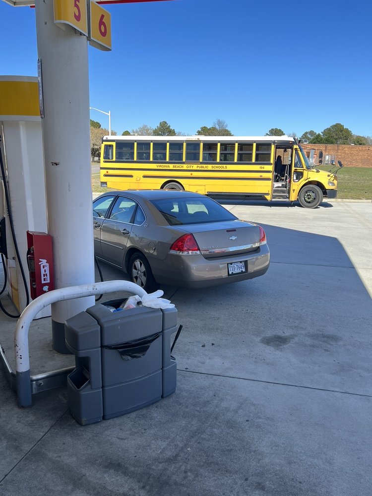 Indian Lakes Food Mart, Virginia Beach Roadtrippers