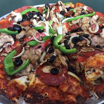 Round Table Pizza 34 Photos 98 Reviews Pizza 1717