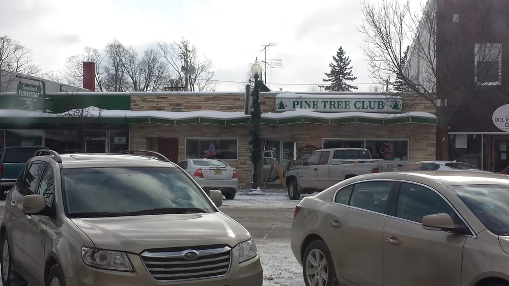 Pine Tree Supper Club 11 Reviews Pizza 115 W Wisconsin Ave