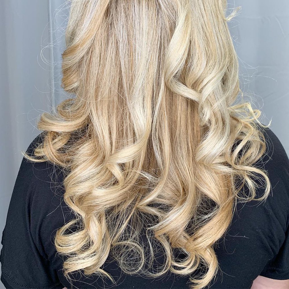 Salon Avaline
