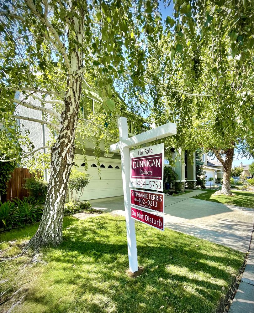 Stephanie Ferris - Dunnigan Realtors