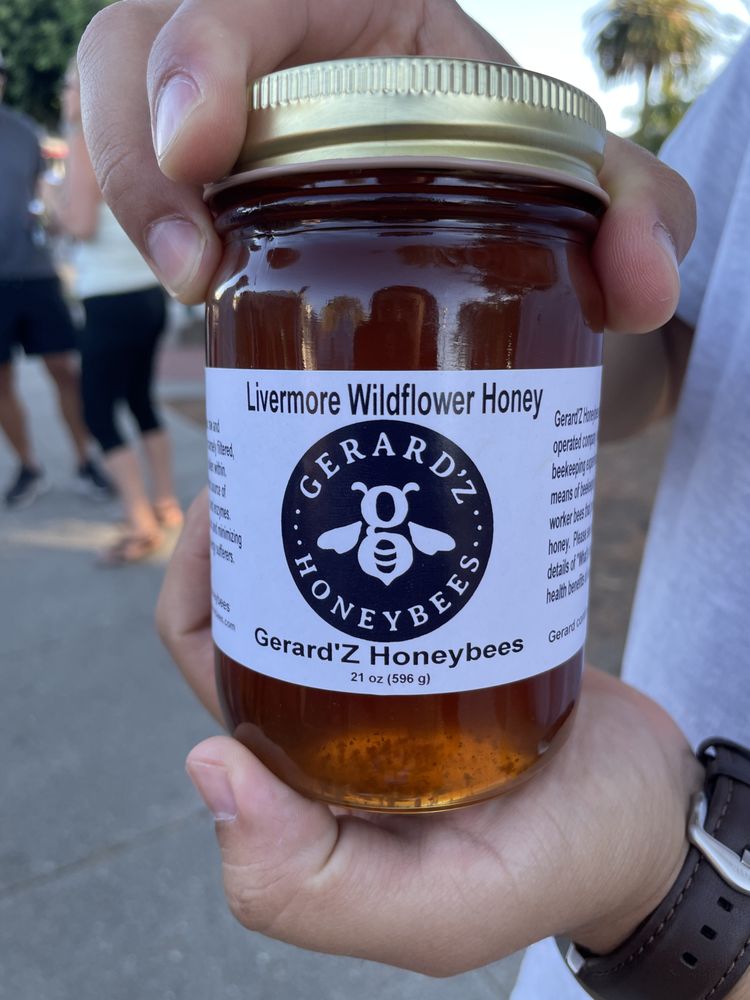 Gerard'Z Honeybees