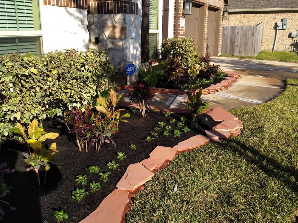Souto's Landscaping & Fencing