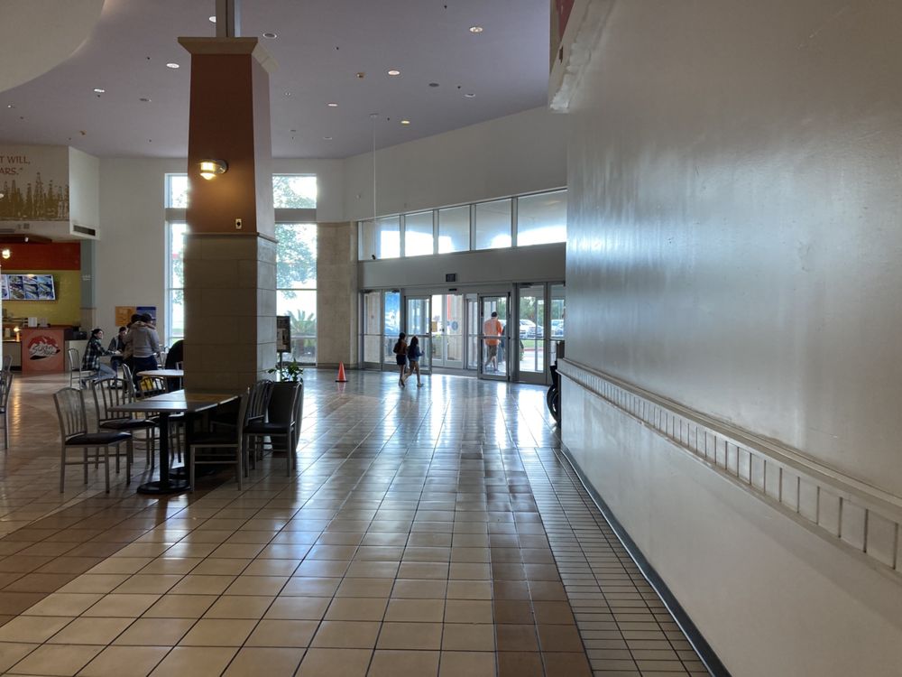 Parkdale Mall