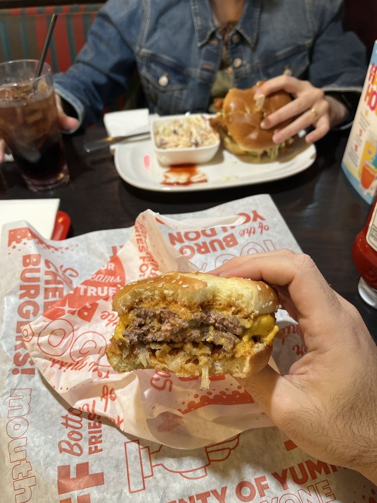 Red Robin Gourmet Burgers