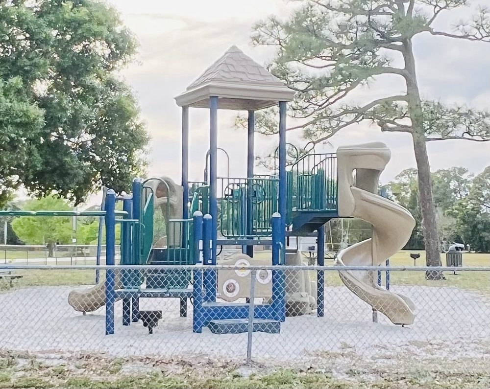 Tropical Farms Park Image