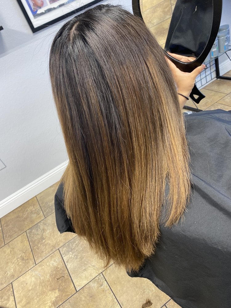 Lary’s Salon