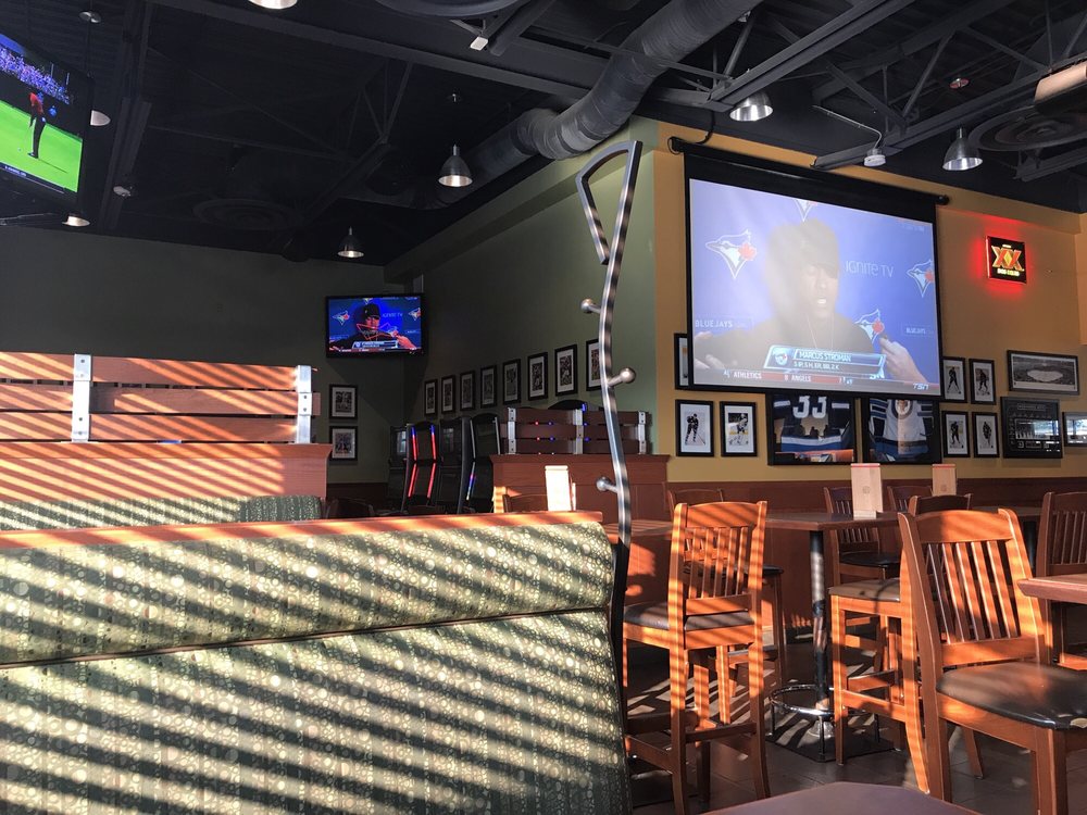 Boston Pizza Pizza 1475 Henderson Highway, Winnipeg, MB