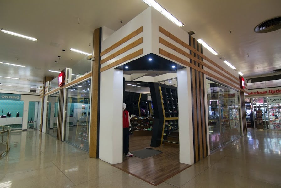 sneaker store in rochdale mall