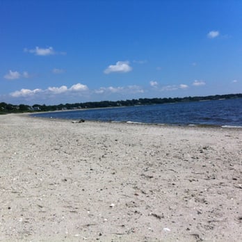 Risd Beach 18 Photos 17 Reviews Beaches 231 Nayatt Rd Photo Of Risd Beach Barrington Ri United States