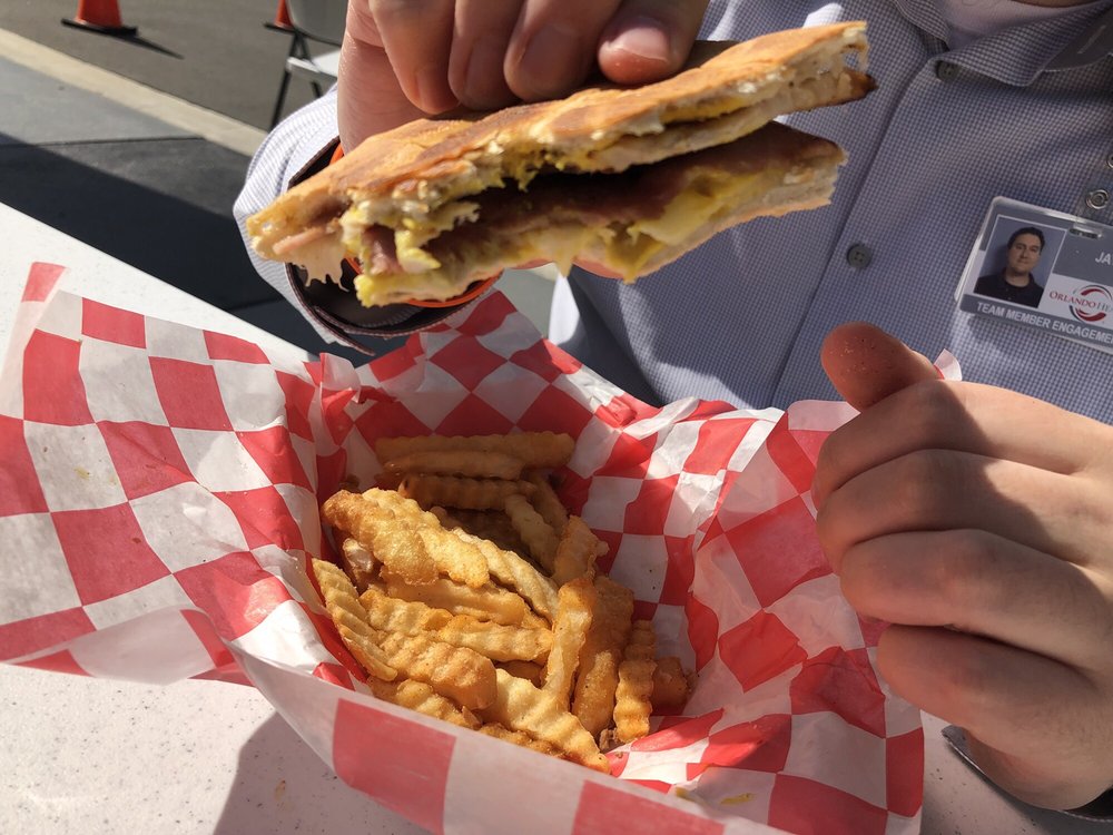 Molo's Miami Grill