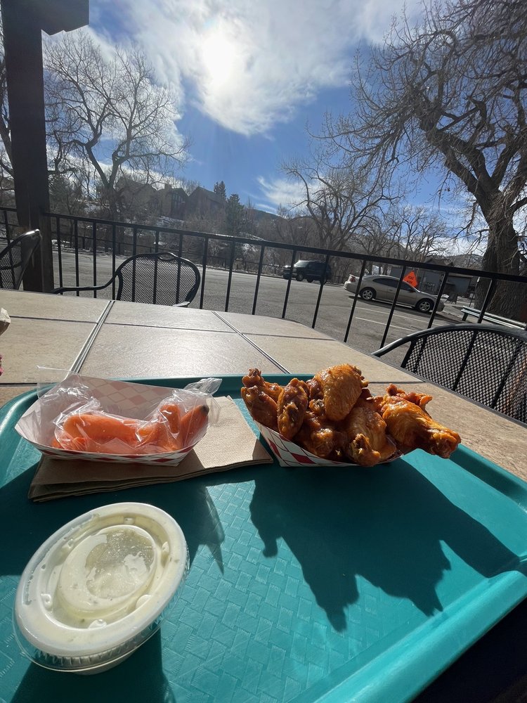 Willy's Wings