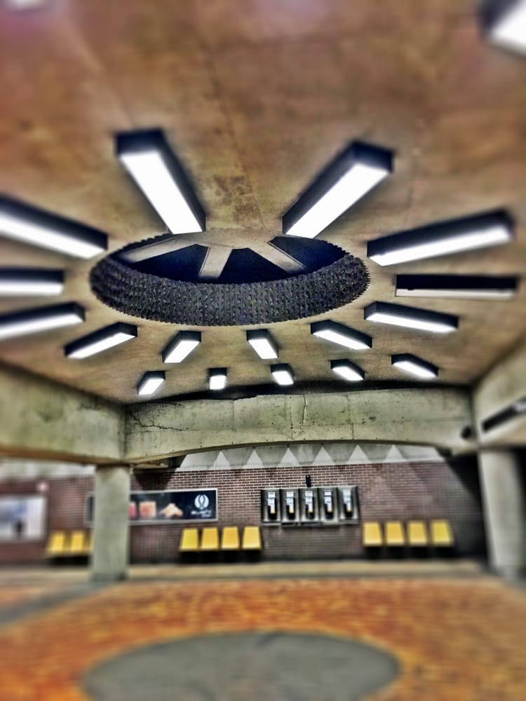 Métro Pie -IX