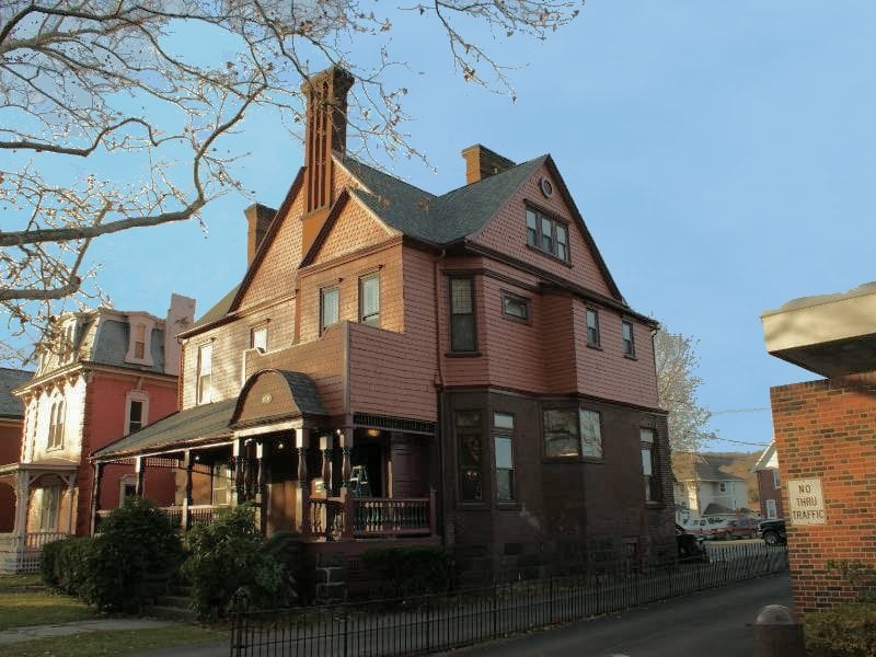 ECM Realty