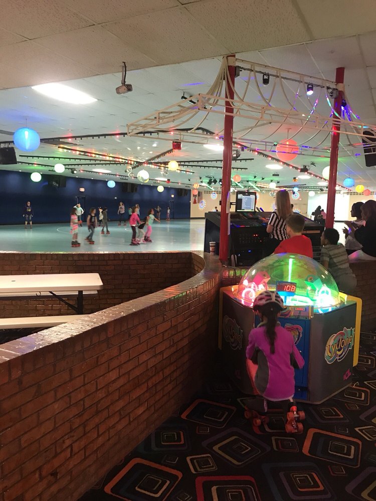 Carousel Skate Center 24 Photos Skating Rinks 312 N West St