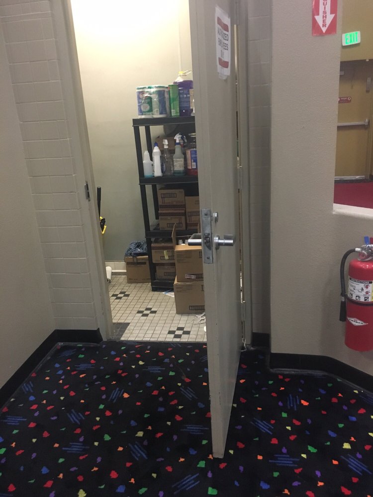 Janitors Closet Tampa Fl Dandk Organizer