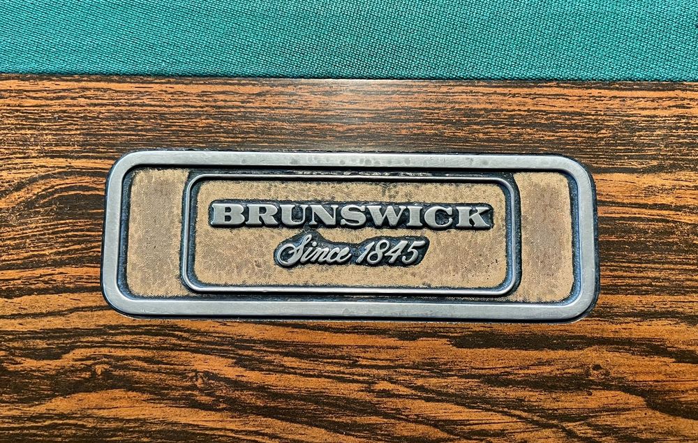 Rack'em Pub & Billiards