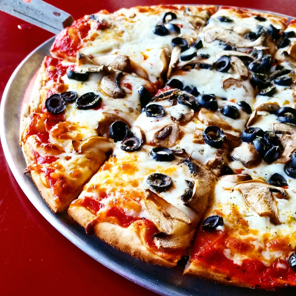 Emil’s Sports Bar & Pizza 22 Photos & 105 Reviews Pizza 604 N Lake St, Mundelein, IL