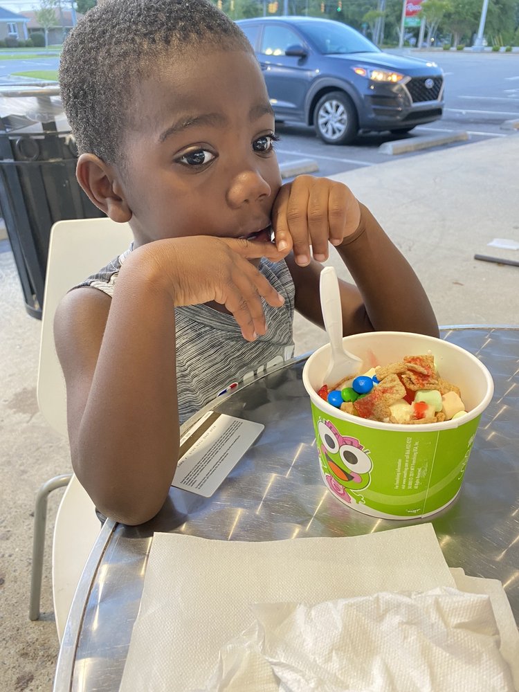 sweetFrog Premium Frozen Yogurt