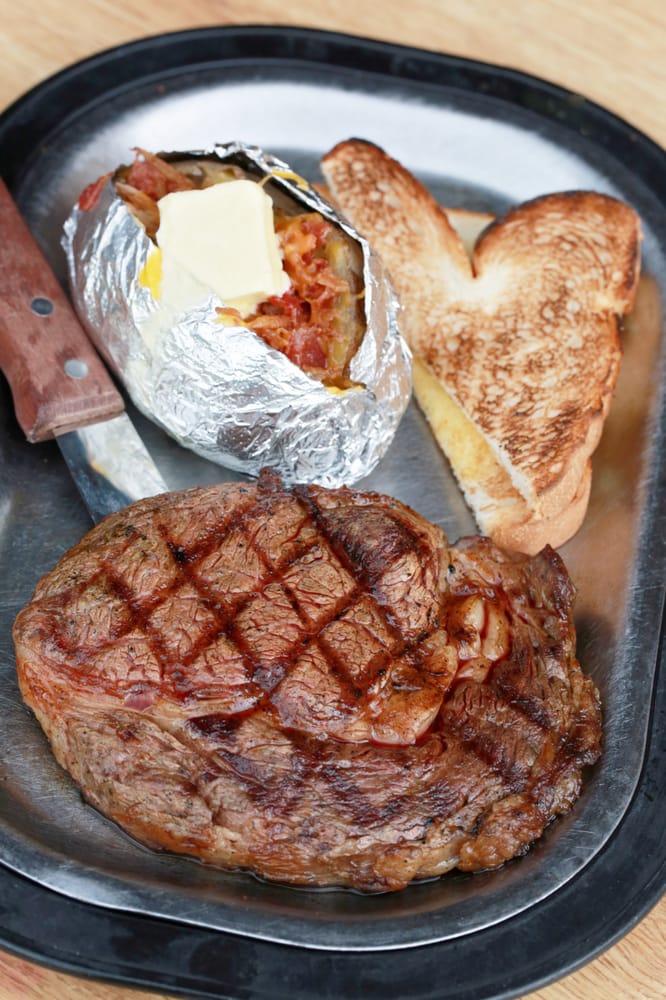 Speedway 805 Grill & Bar 27 Photos & 32 Reviews Bars 805 N 42nd