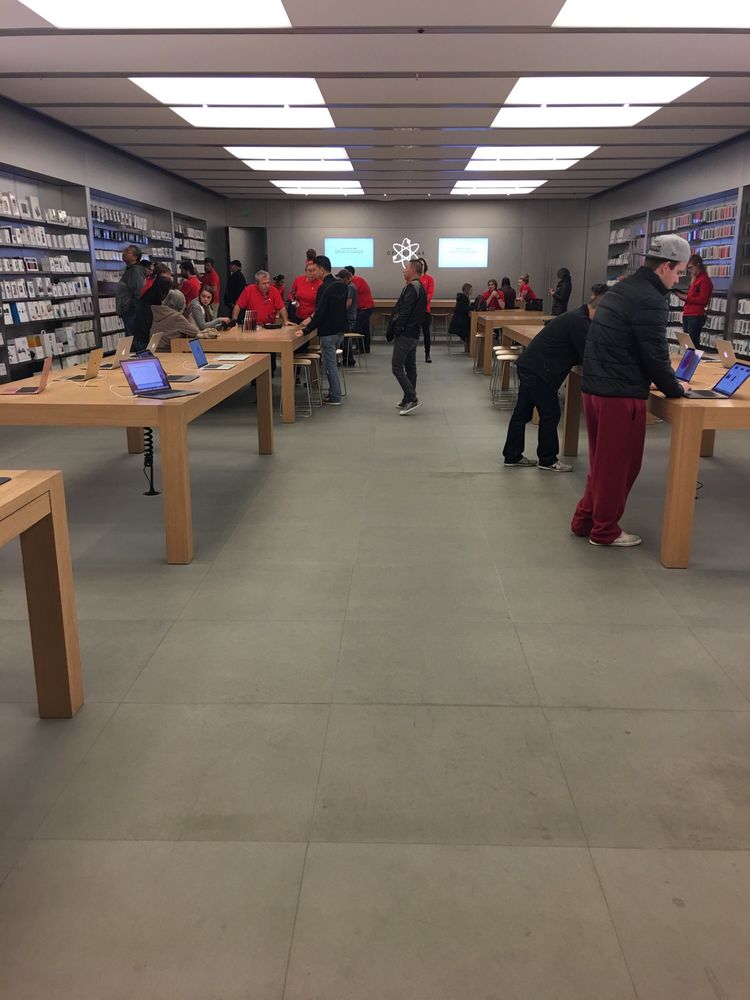 Only Apple Store In Colorado Springs Yelp
