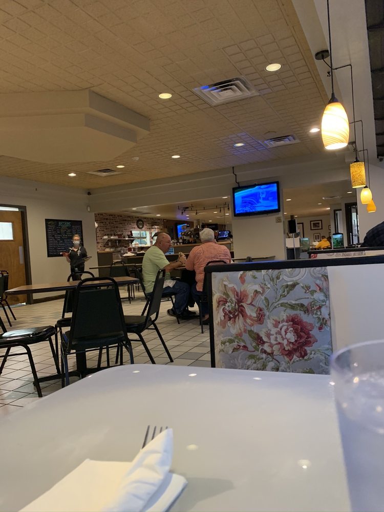 Irvin's On Main