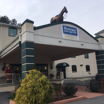 Rodeway Inn Suites 37 Photos Hotels 741 E Washington St Photo Of Rodeway Inn Suites Charles Town Wv United States Look