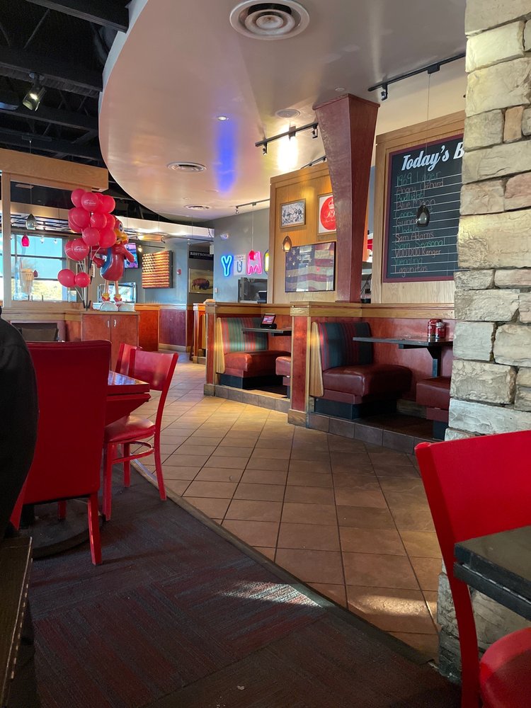 Red Robin Gourmet Burgers and Brews